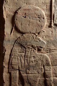 Relief på en helgedom som uppförts av farao Taharqa i gården till Amuntemplet som byggdes av honom i Kawa i Nubia, 25:e dynastin, sen period, 690-64 f.Kr. sandstensdetalj från 107896